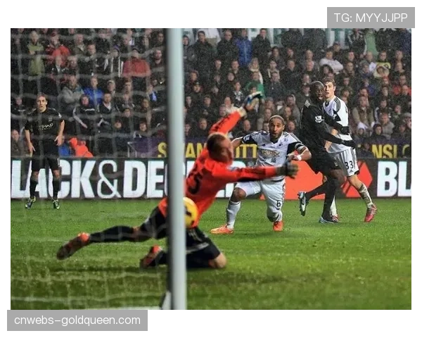 “英超宣布将于三月末测试新型越位半自动判定技术，为下赛季全面应用做准备”